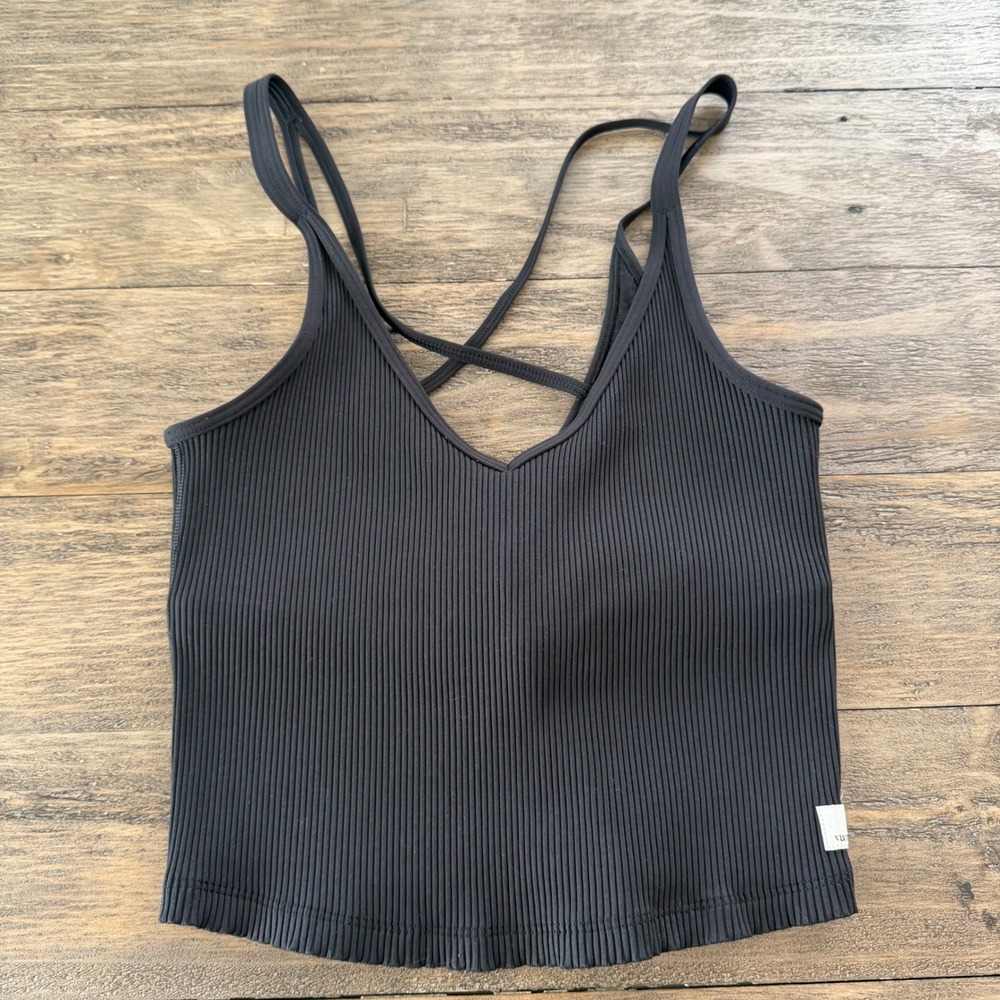 Vuori Elevation Plyo Tank Black Ribbed V-Neck Built-in Bra Crop Top VW189 M